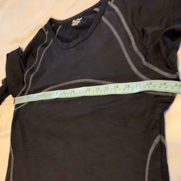 Champion long sleeve , fitted top, Black with Grey stitching detail. XL. - Picture 4 of 8